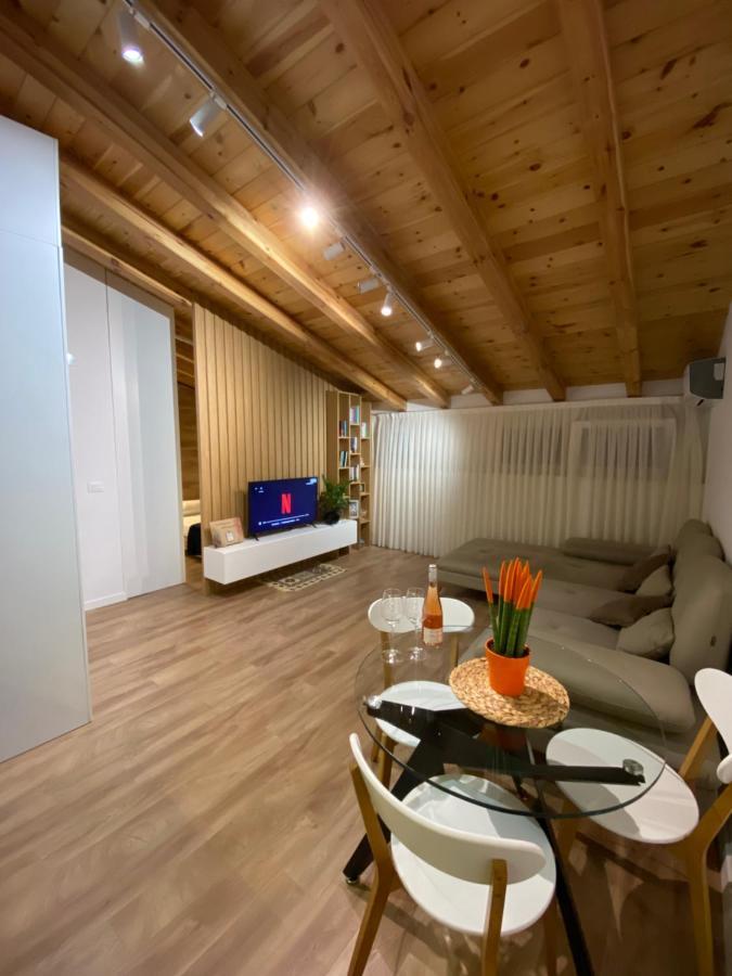 Lovely Loft 1-Bedroom In The Heart Of Tirana Exterior foto